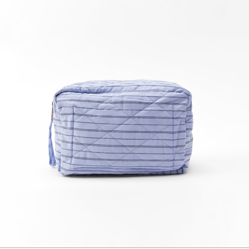 ZARA STRIPED QUILTED TOILETRY BAG